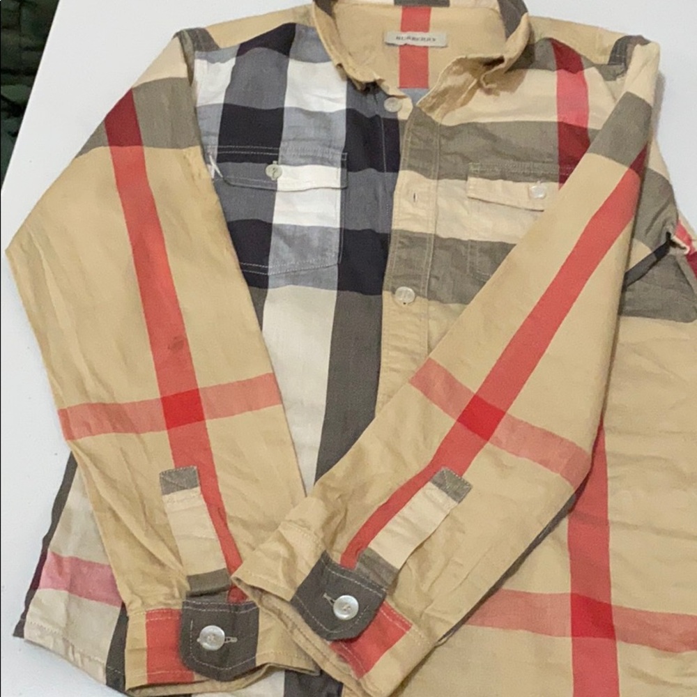 BURBERRY BUTTON DOWN